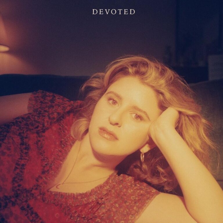 Hannah Grace's 'Devoted' EP Cover